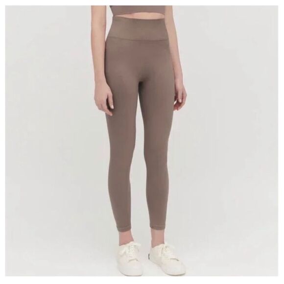 Cuyana 2022 Stretch High Waist Seamless Neutral Leggings in Mushroom Sz S/M - Picture 1 of 9